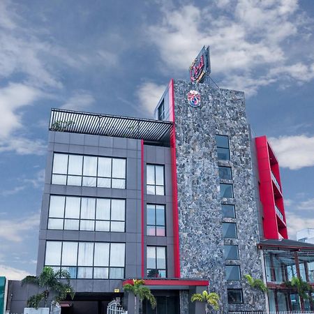 Earl'S Red Colombo Hotel Buitenkant foto