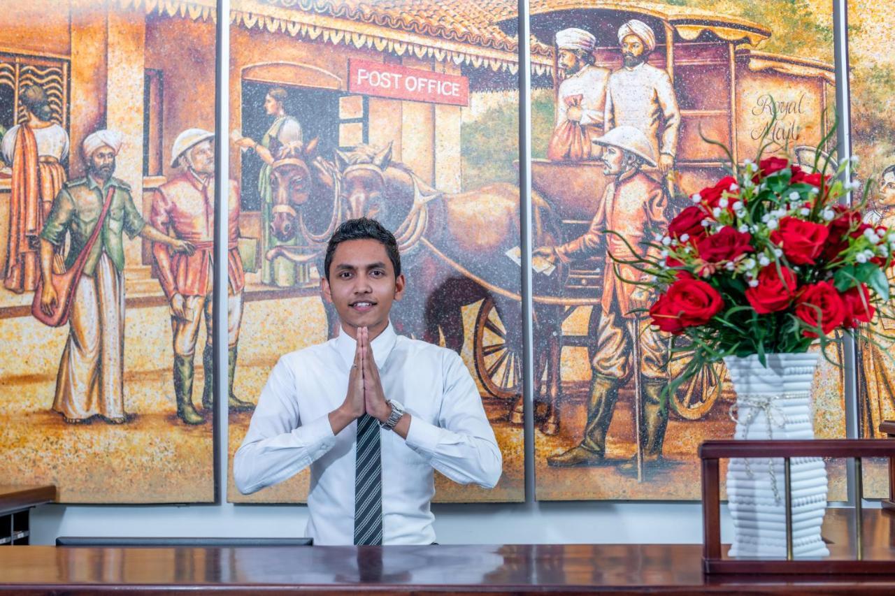 Earl'S Red Colombo Hotel Buitenkant foto