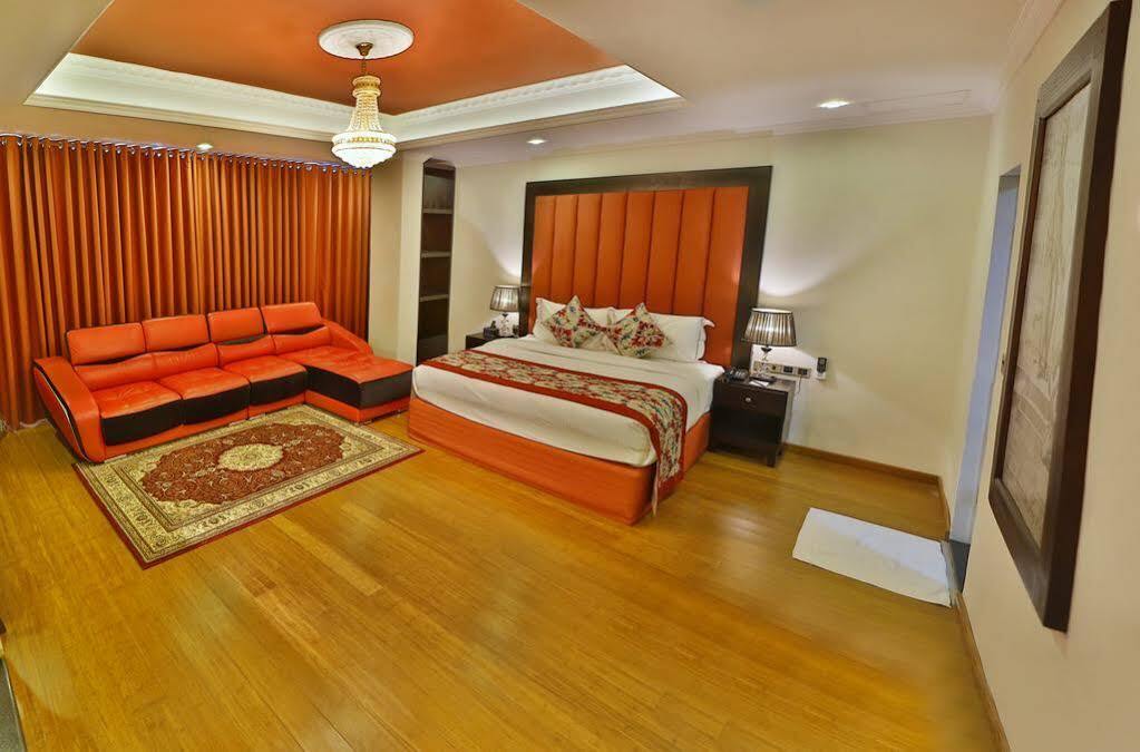 Earl'S Red Colombo Hotel Buitenkant foto