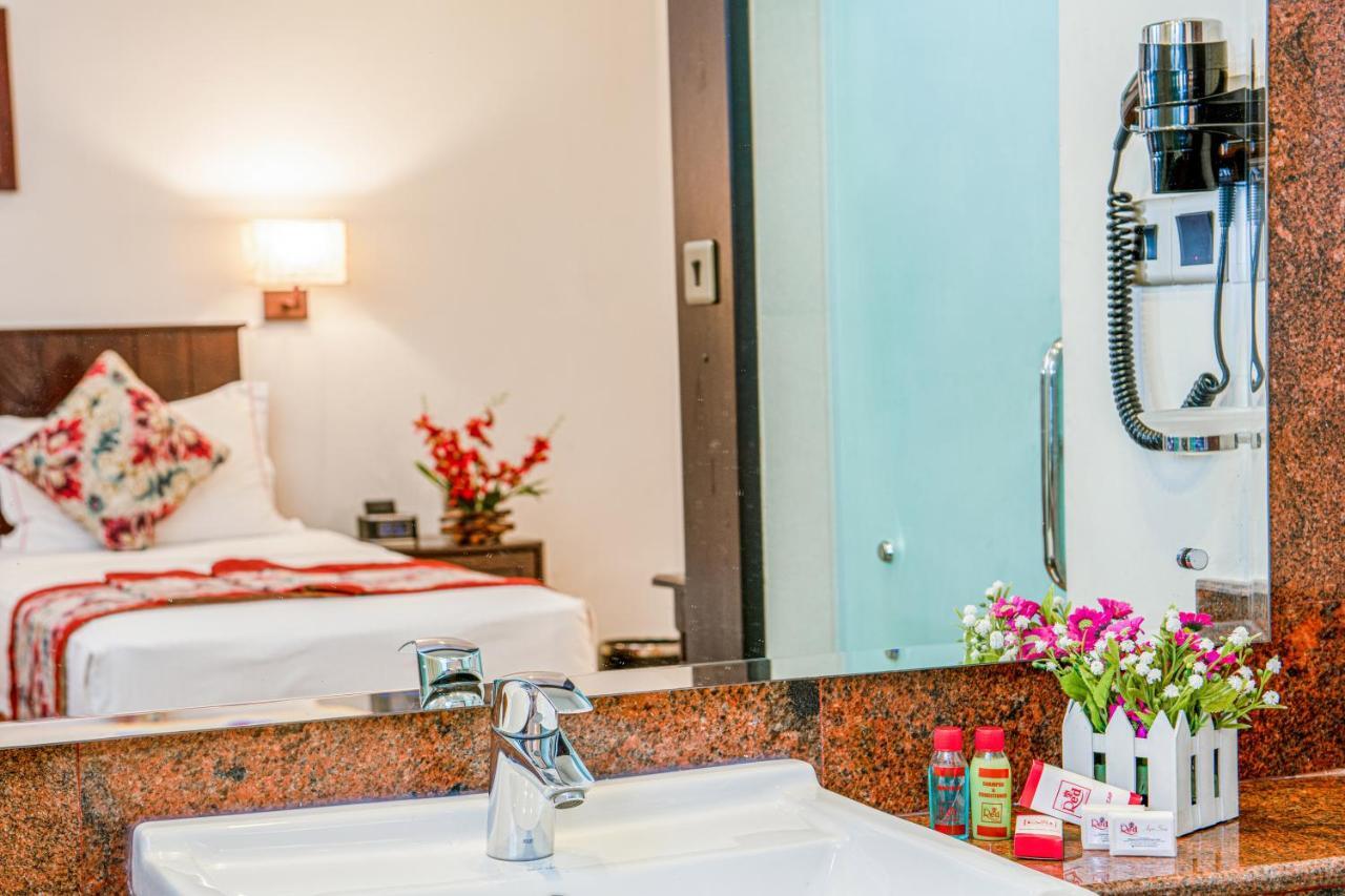 Earl'S Red Colombo Hotel Buitenkant foto