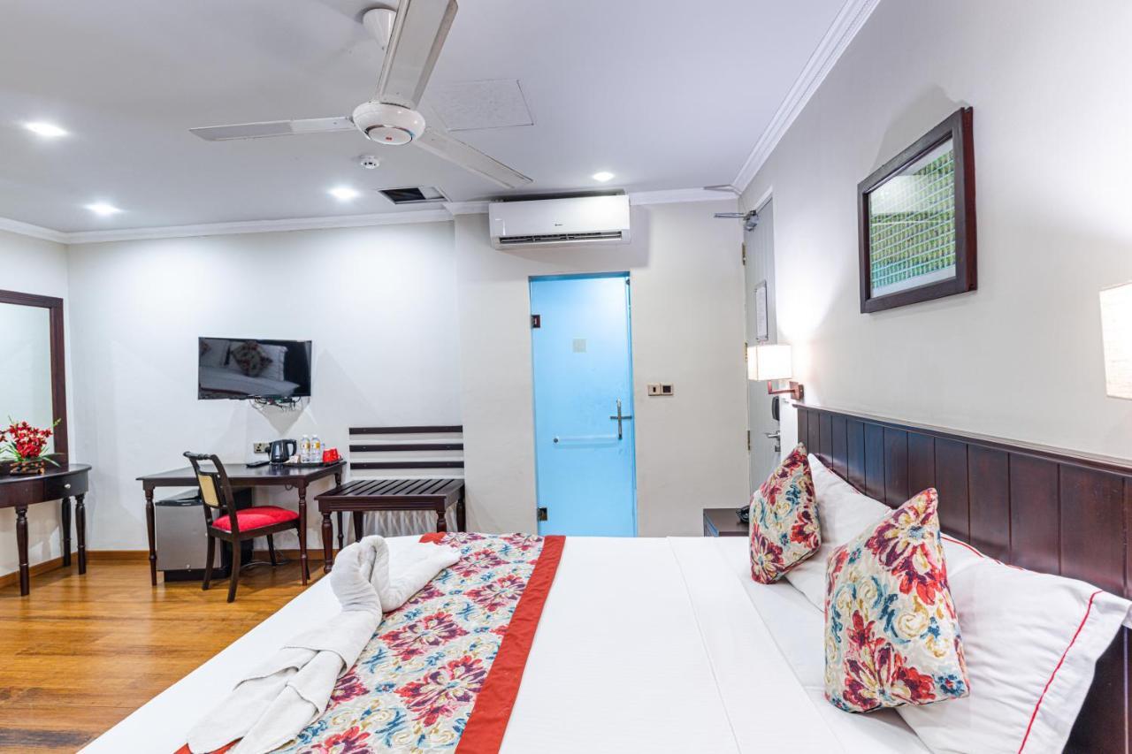 Earl'S Red Colombo Hotel Buitenkant foto